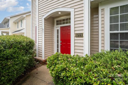 6721 Charter Hills Rd, Charlotte, NC, 28277-0411 | Card Image