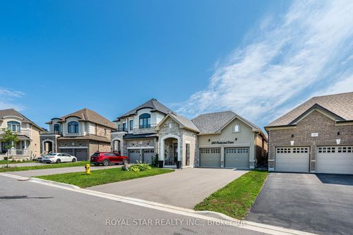249 Fleetwood Dr, Oshawa, ON, L1K3E8 | Card Image