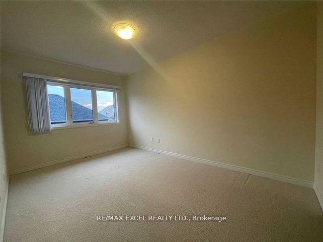32 Capreol Ave, House attached with 4 bedrooms, 3 bathrooms and 2 parking in Aurora ON | Image 7