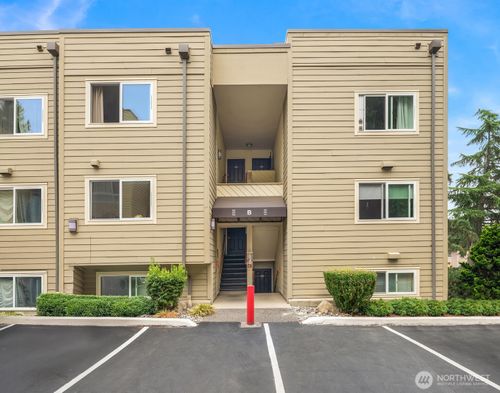 unit-b202-5834 Ne 75th St, Seattle, WA, 98115-8120 | Card Image