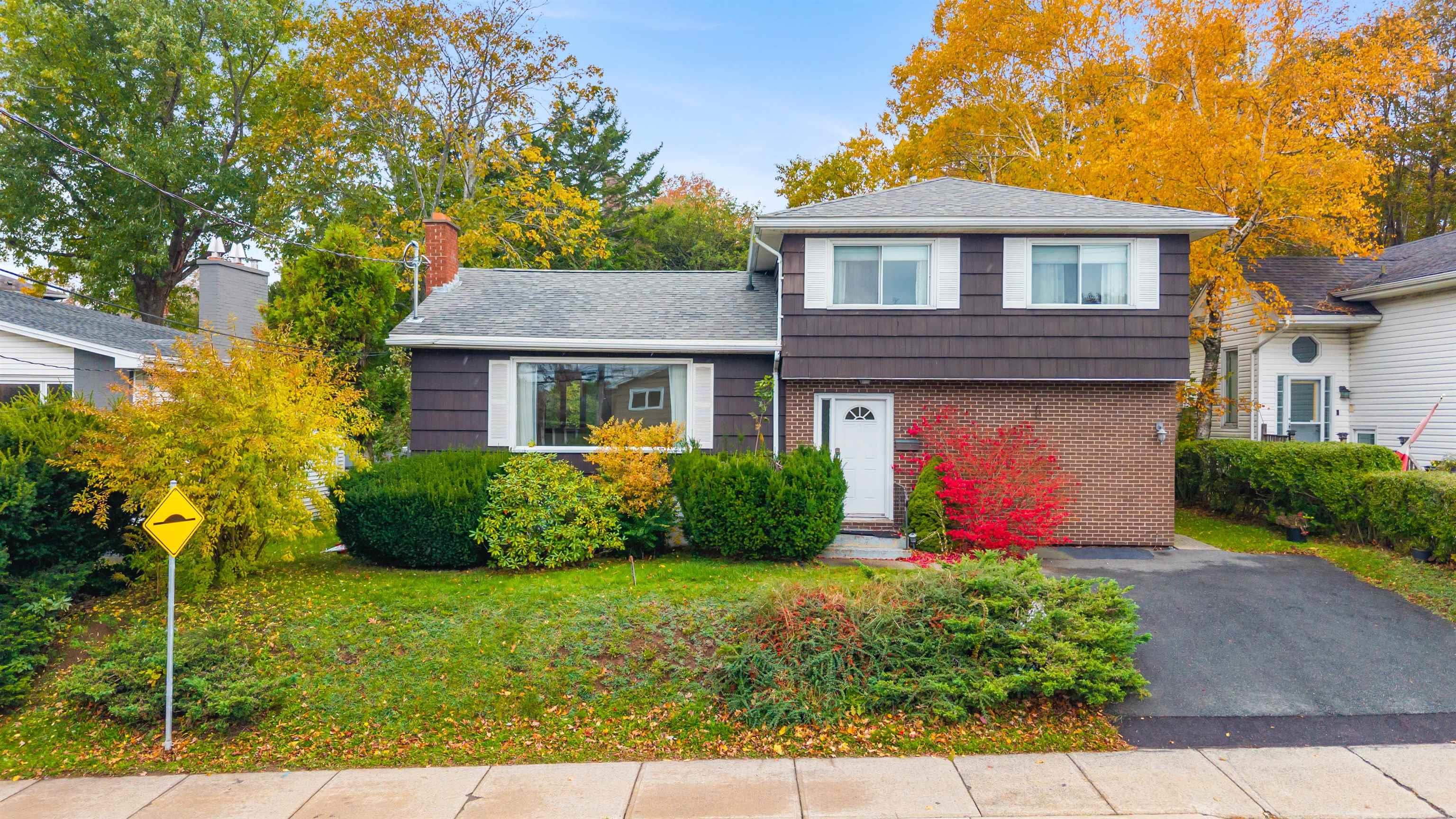 213 Crichton Ave, For Sale in Dartmouth - eXp Realty