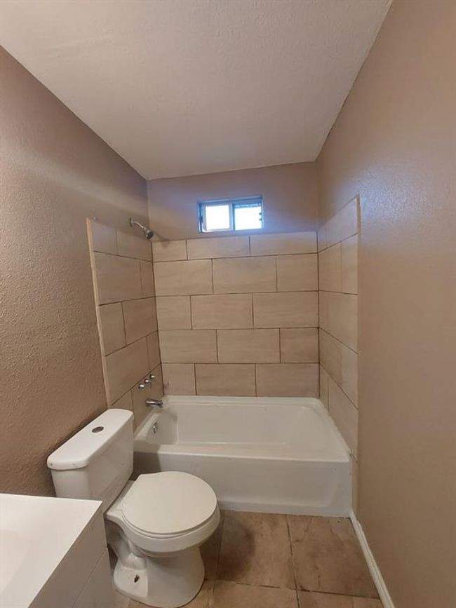 1707 W 7 Th St, Home with 3 bedrooms, 1 bathrooms and null parking in Freeport TX | Image 7