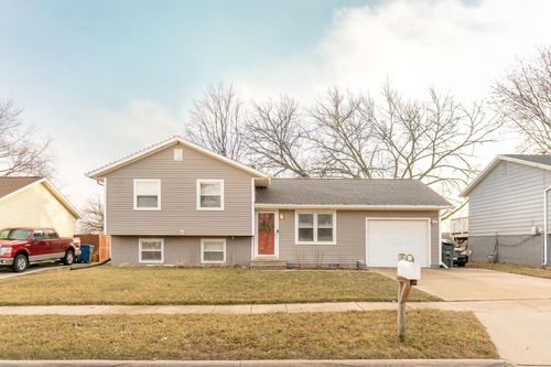 3913 Sager Avenue, Waterloo, IA, 50701 | Card Image