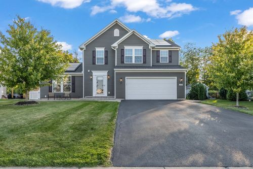6049 Amber Dr, Farmington, NY, 14425-9069 | Card Image