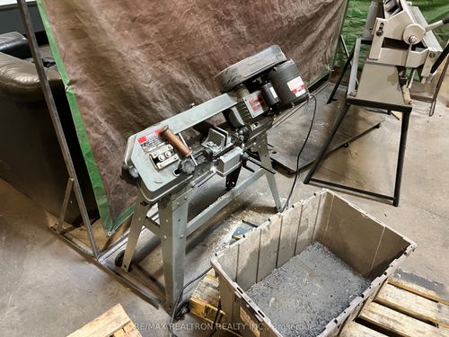 {{alt}} | Card Image