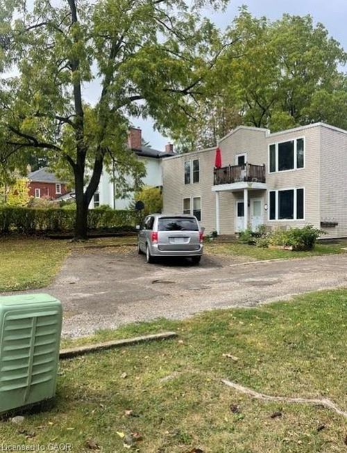 74 William St W, Waterloo, ON, N2L1J7 | Card Image