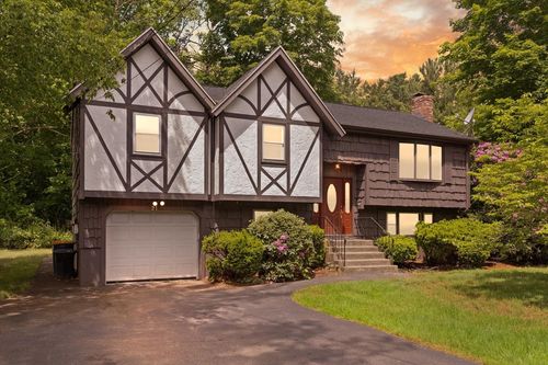 21 Clarke St, Sharon, MA, 02067-2616 | Card Image