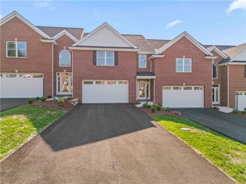 107 Anderson Station, Peters Twp, PA, 15367 | Card Image