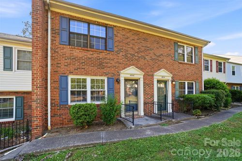 8846 Hunter Ridge Dr, Charlotte, NC, 28226-4686 | Card Image