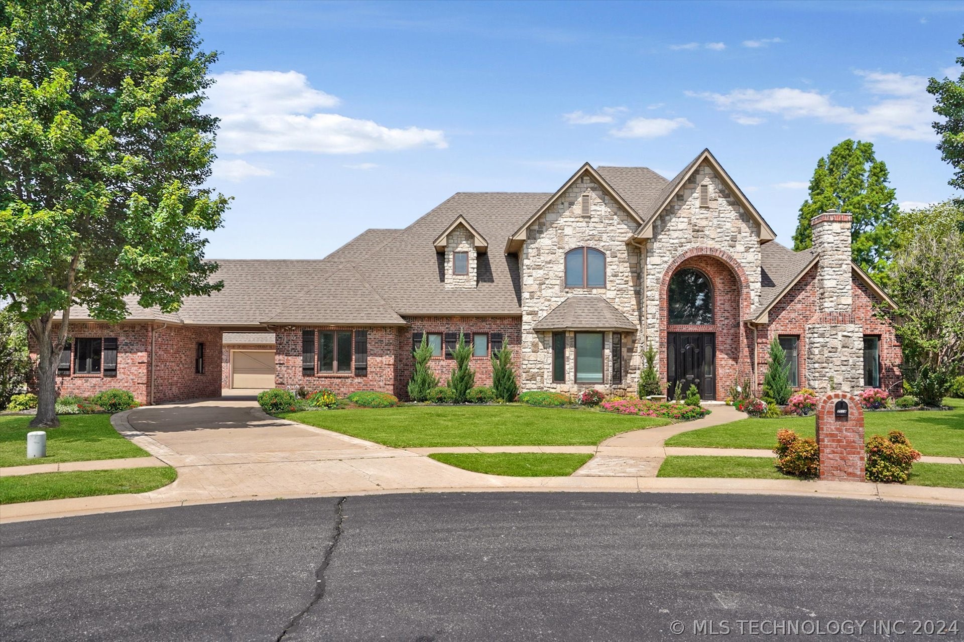 3rd St, Broken Arrow, OK 74011