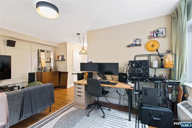 70 Munn Ave, Condo with 1 bedrooms, 1 bathrooms and null parking in East Orange NJ | Image 4