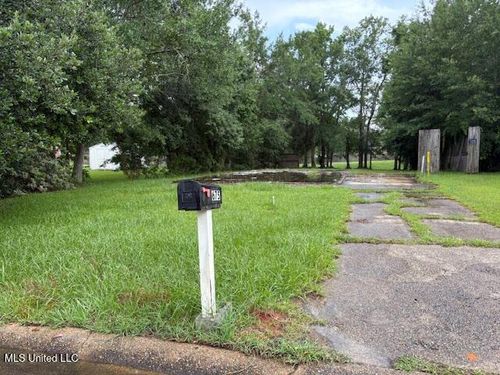675 Atwood Dr, D'Iberville, MS, 39540-3605 | Card Image