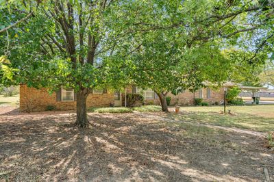 500 E 6th Street, House other with 3 bedrooms, 2 bathrooms and null parking in Krum TX | Image 2