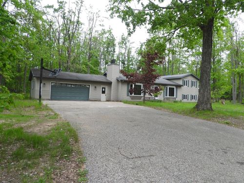 4560 W Otsego Lake Dr, Gaylord, MI, 49735-9650 | Card Image