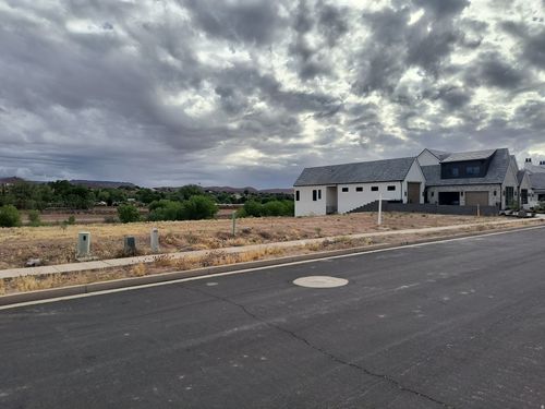 5-1380 Sycamore Dr, Santa Clara, UT, 84765-1240 | Card Image