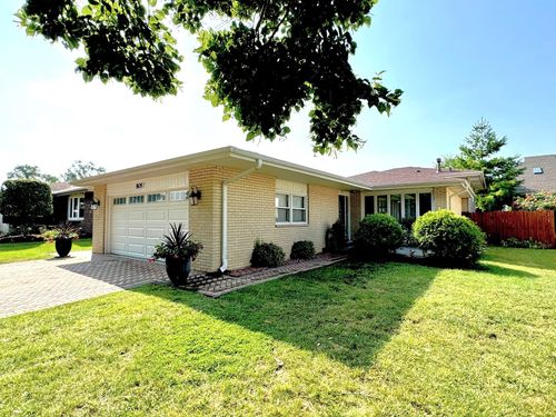 8057 Valley Dr, Palos Hills, IL, 60465-2237 | Card Image