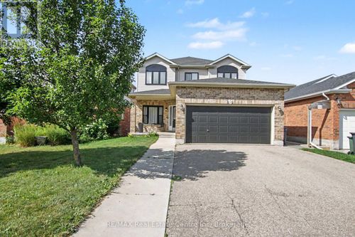 52 Washburn Dr, Guelph, ON, N1E0B2 | Card Image