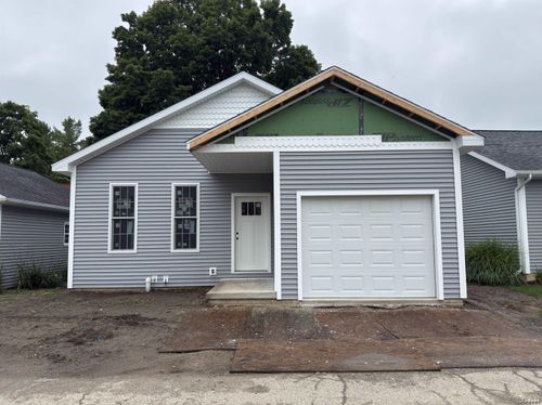 a-967A W Maumee St, Adrian, MI, 49221-1915 | Card Image