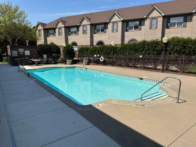 Enjoy relaxing at the community pool | Image 33