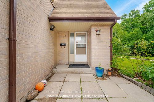 149b-10 Livonia Pl, Scarborough, ON, M1E4W6 | Card Image