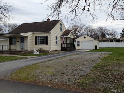 29 Laurel Dr, Attica, NY, 14011-1216 | Card Image