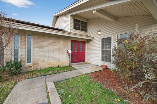 2801 Vancouver St, Irving, TX, 75062-7253 | Card Image