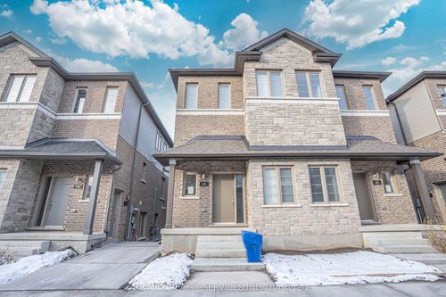 32-205 W Oak Trail, Kitchener, ON, N2R0R9 | Card Image