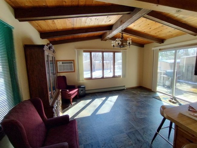 Tons of natural lighting | Image 9