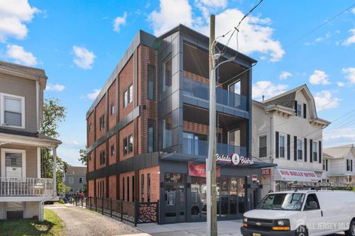 1-150 Easton Ave, New Brunswick, NJ, 08901-1836 | Card Image