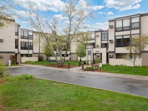apt-123-4530 Park Commons Dr, Saint Louis Park, MN, 55416-4954 | Card Image