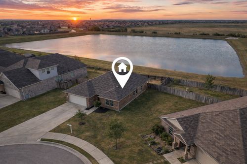 210 Helen Rd, Hutto, TX, 78634-2076 | Card Image