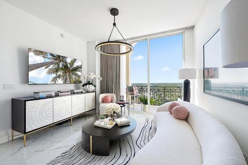 uph-03-550 Okeechobee Blvd, West Palm Beach, FL, 33401-6317 | Card Image