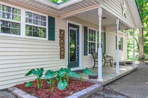 1000 County Road 9051, Green Forest, AR, 72638-4042 | Card Image