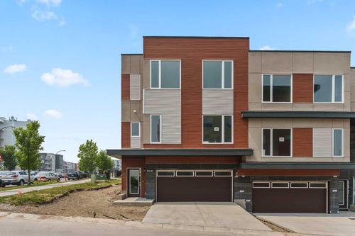 91 Shawnee Common Sw, Calgary, AB, T2Y0P9 | Card Image
