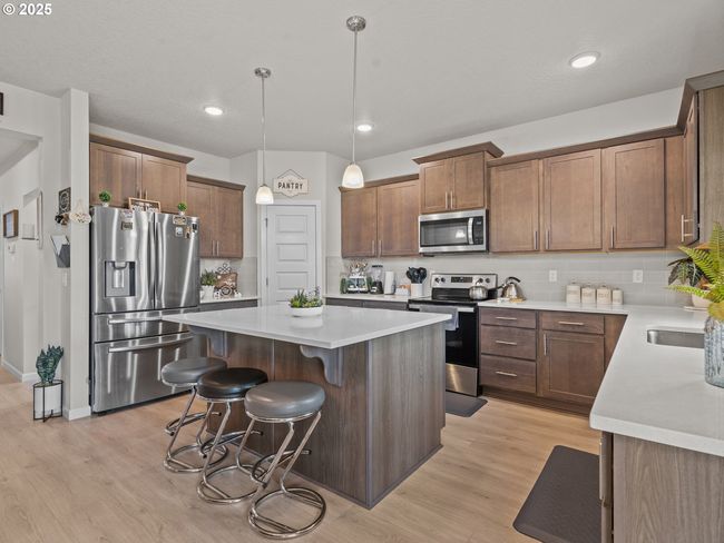 277 S 7 Th St, House other with 5 bedrooms, 3 bathrooms and 3 parking in Carlton OR | Image 7