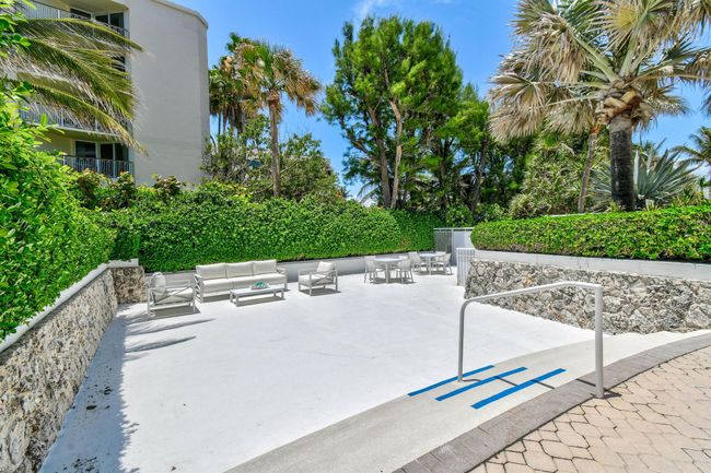 APT-112 - 2780 S Ocean Blvd, Condo with 2 bedrooms, 2 bathrooms and null parking in Palm Beach FL | Image 35