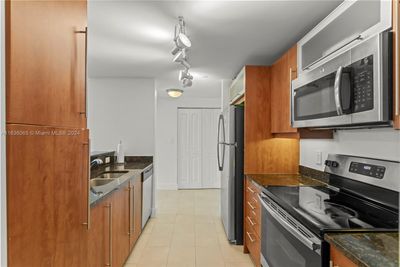 623N - 7355 Sw 89th St, Condo with 2 bedrooms, 2 bathrooms and null parking in Miami FL | Image 3