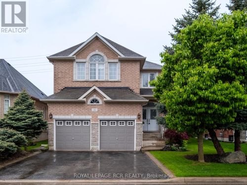32 Dokkum Cres, Brampton, ON, L6Z4T6 | Card Image