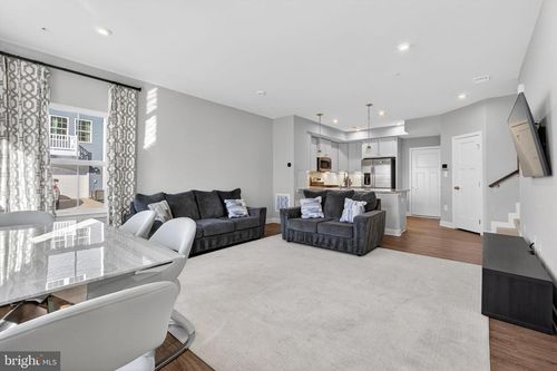 100 Lawndale Dr, BOWIE, MD, 20716-3553 | Card Image