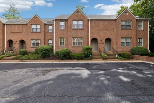 220 Westchase Dr, Nashville, TN, 37205-4735 | Card Image