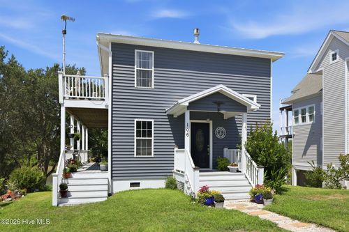 106 Adrian Ln, Swansboro, NC, 28584-9616 | Card Image
