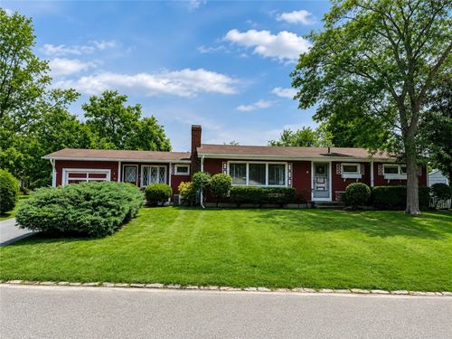 18 Leslie Rd, Warwick, RI, 02888-3419 | Card Image