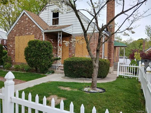 1500 Nepperhan Ave, Yonkers, NY, 10703-1027 | Card Image