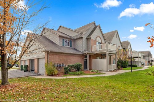 15705 Parkway Ln, Southgate, MI, 48195-4756 | Card Image