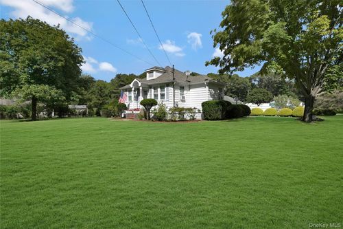 47 Wellington Rd, Middle Island, NY, 11953-1562 | Card Image