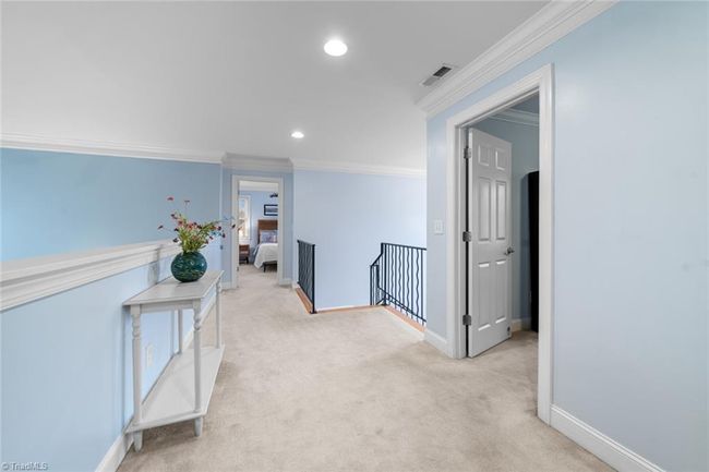Upper Level | Image 27