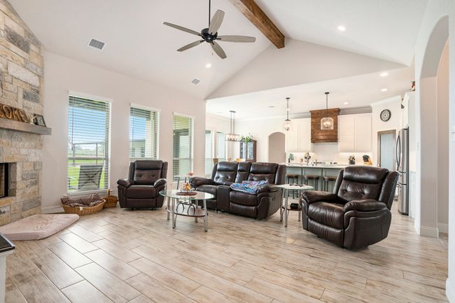 1027 Alex Dr, House other with 3 bedrooms, 3 bathrooms and null parking in Springtown TX | Image 6