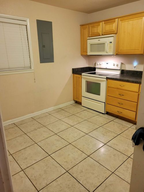 apt-4-1505 Hudson St, TALLAHASSEE, FL, 32301-4341 | Card Image