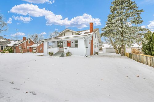 210 E Newkirk St, Tuscola, IL, 61953-1235 | Card Image