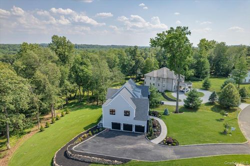 9 Ogrady Ct, Orangeburg, NY, 10962-1028 | Card Image
